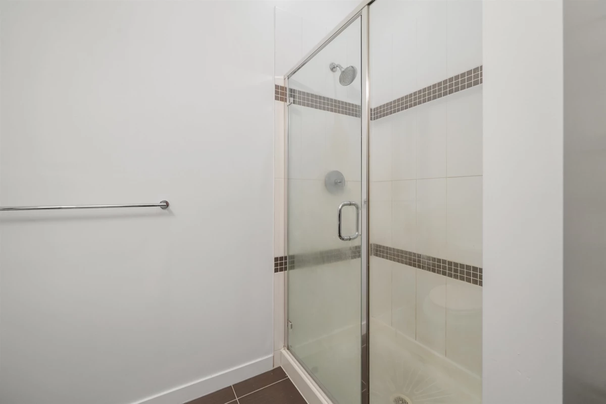 Primary Bathroom Photo of 410 288 Hampton Street, New Westminster, BC