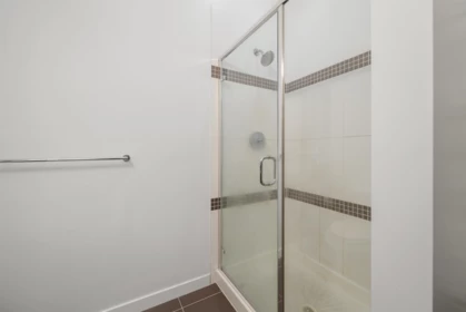 Primary Bathroom Photo of 410 288 Hampton Street, New Westminster, BC