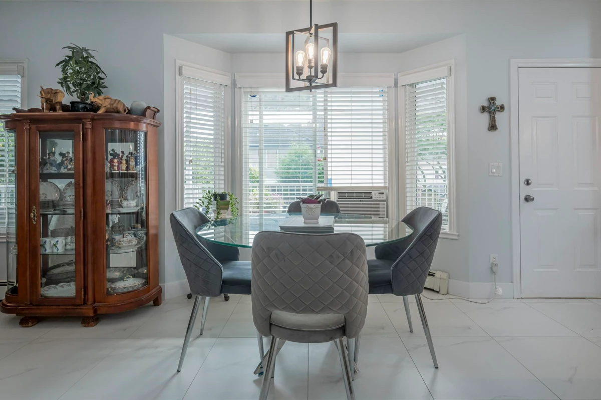 Walk-In Closet Photo of 6758 150 Street, Surrey, BC