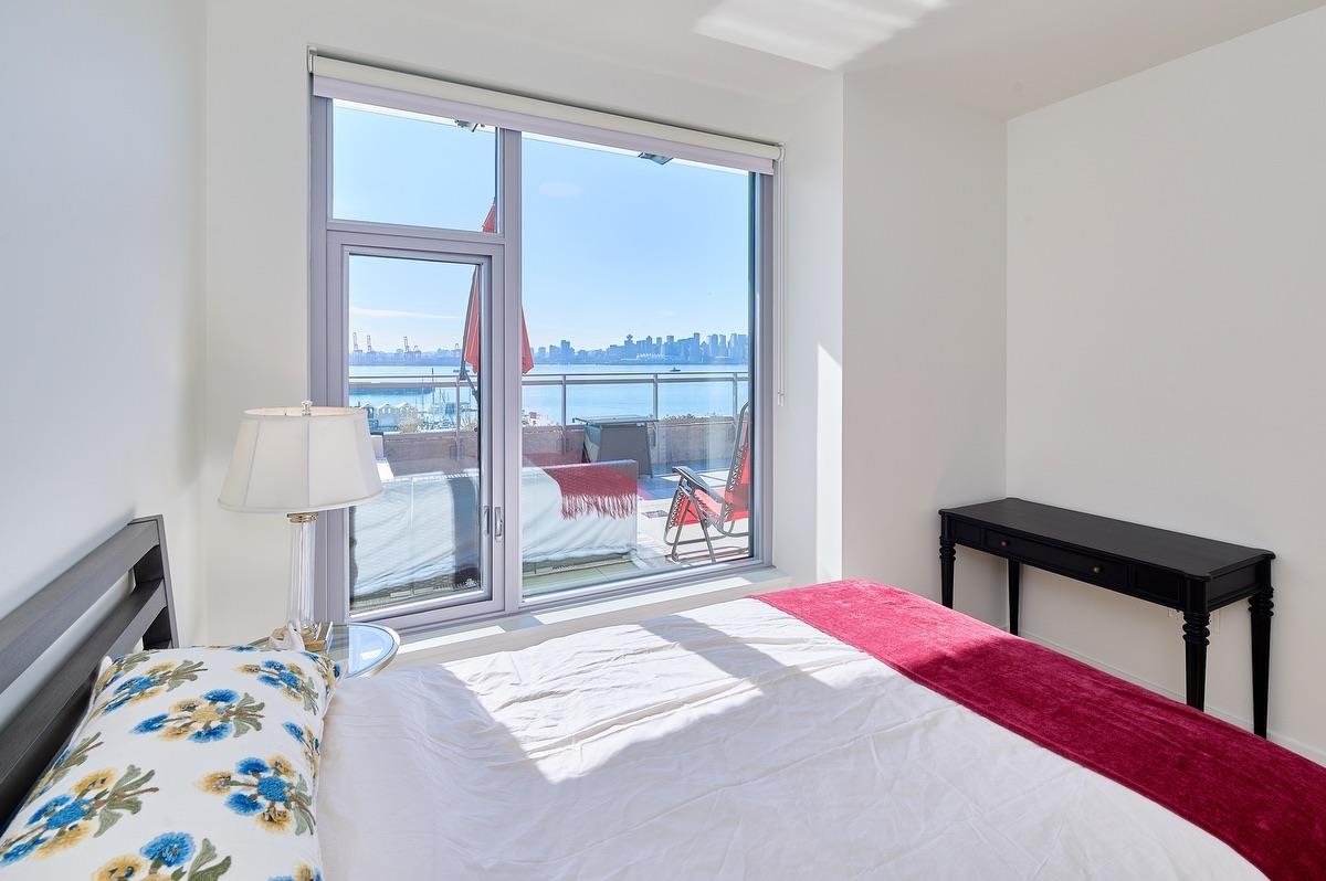 Backyard Photo of 807 755 Harbourside Drive, North Vancouver, BC