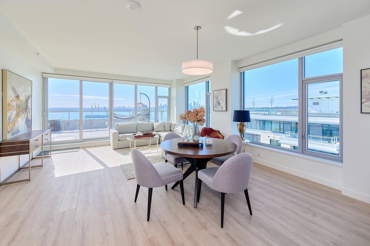 Breakfast Nook Photo of 807 755 Harbourside Drive, North Vancouver, BC