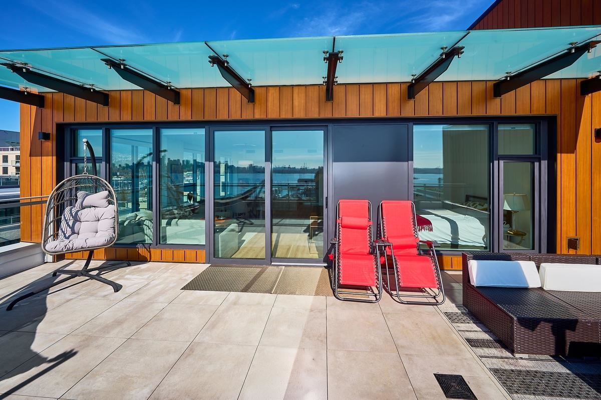 Dining Area Photo of 807 755 Harbourside Drive, North Vancouver, BC