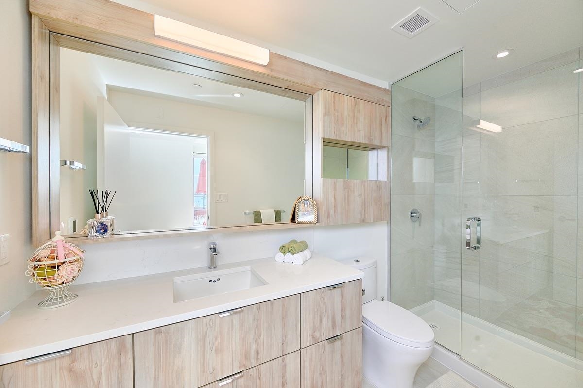 Front Yard Photo of 807 755 Harbourside Drive, North Vancouver, BC