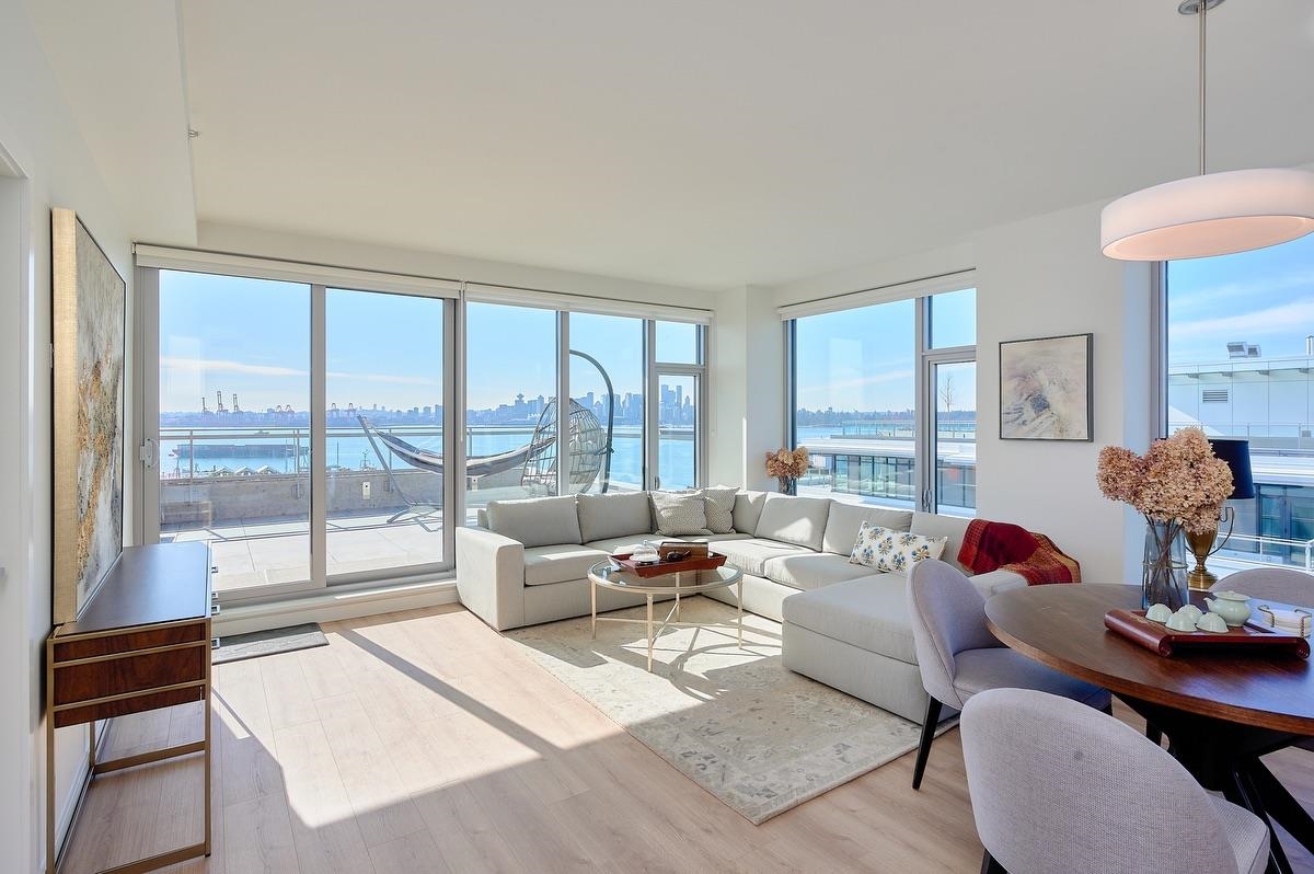 Primary Bathroom Photo of 807 755 Harbourside Drive, North Vancouver, BC