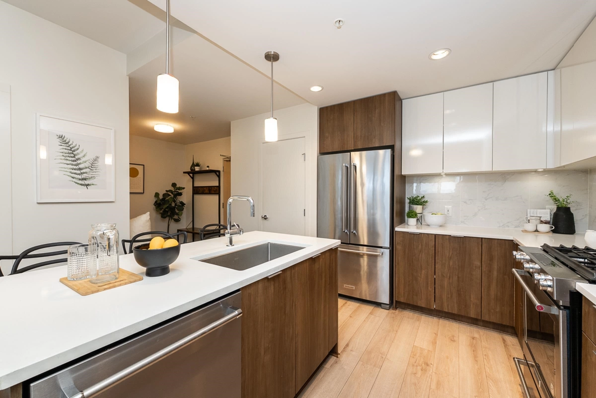 Dining Area Photo of 103 2188 Madison Avenue, Burnaby, BC