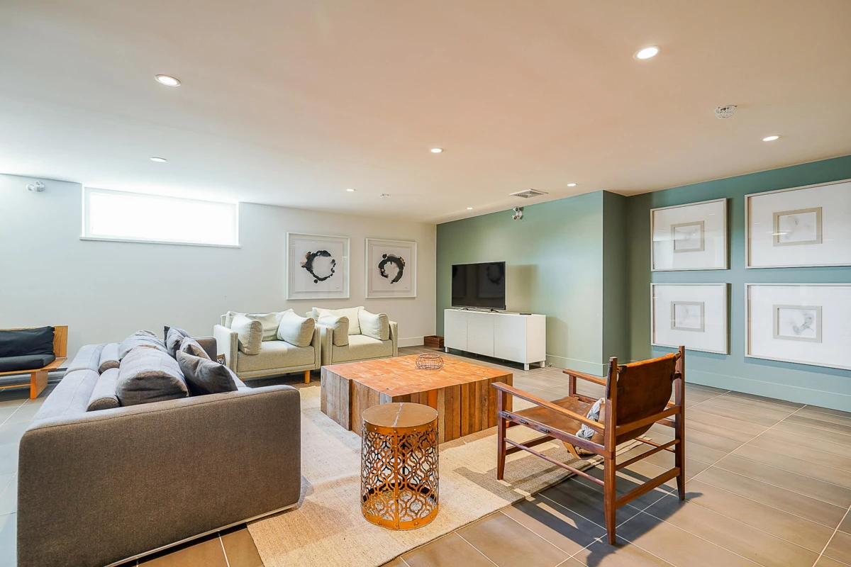 Hot Tub / Spa Photo of 103 2188 Madison Avenue, Burnaby, BC