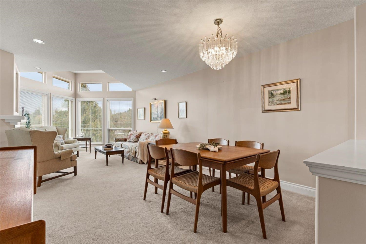 Living Room Photo of 11 3354 Horn Street, Abbotsford, BC