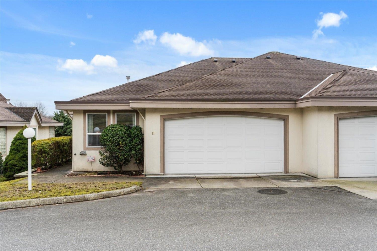 Outdoor Kitchen Photo of 11 3354 Horn Street, Abbotsford, BC