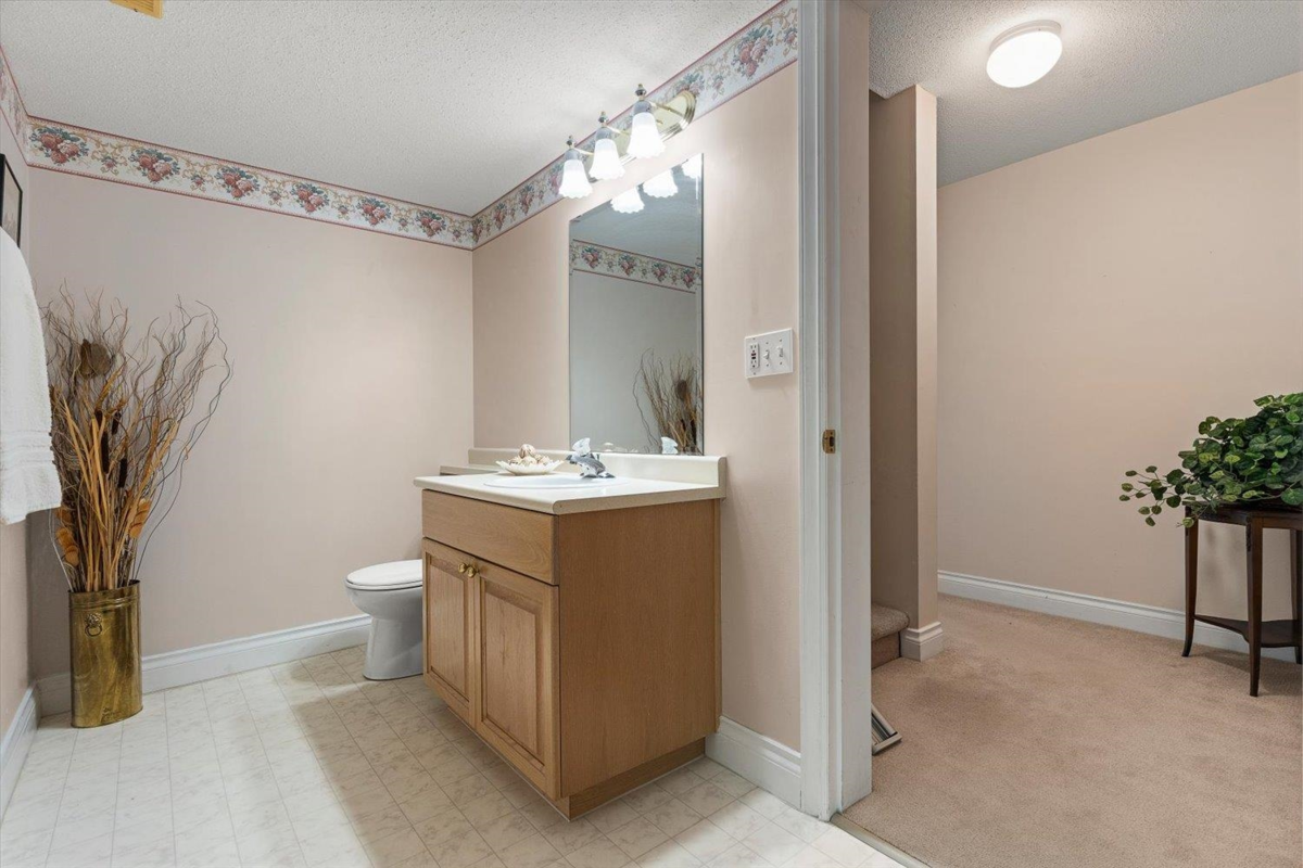 Swimming Pool Photo of 11 3354 Horn Street, Abbotsford, BC