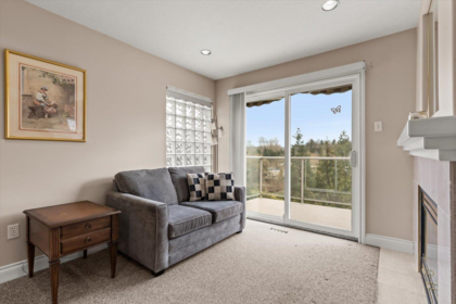 Kitchen Photo of 11 3354 Horn Street, Abbotsford, BC