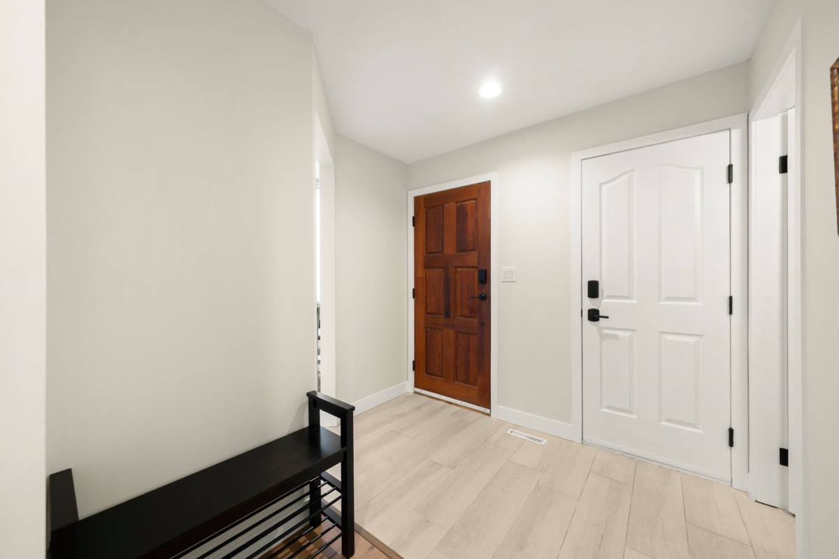 Guest Bathroom Photo of 27 1925 Indian River Crescent, North Vancouver, BC