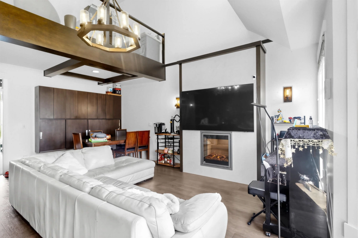 Living Room Photo of 34 15977 26 Avenue, Surrey, BC