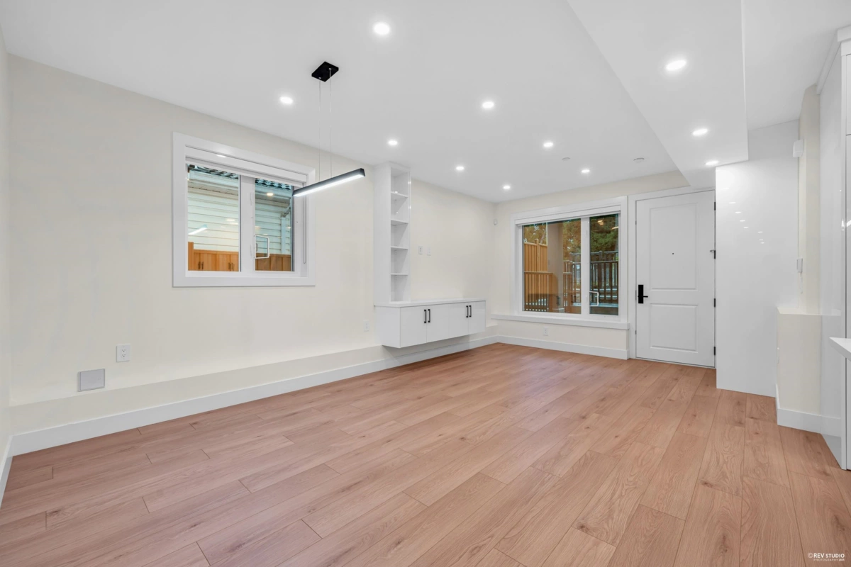 Family Room Photo of 2 3090 Vanness Avenue, Vancouver, BC