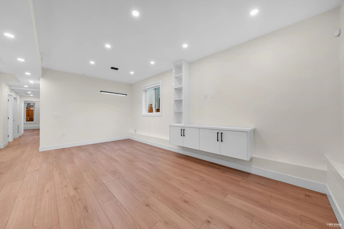 Pantry Photo of 2 3090 Vanness Avenue, Vancouver, BC