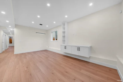 2 3090 Vanness Avenue, Vancouver, BC
