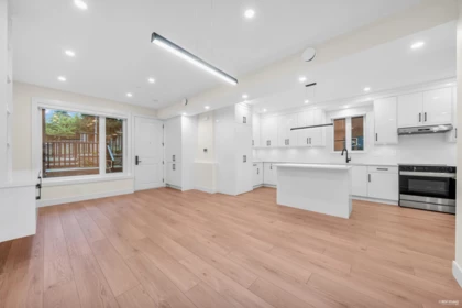 2 3090 Vanness Avenue, Vancouver, BC