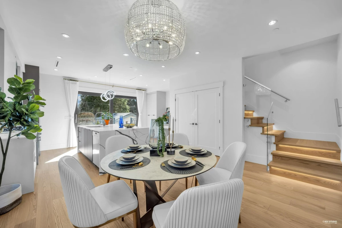 Dining Area Photo of 1 1722 W 68th Avenue, Vancouver, BC