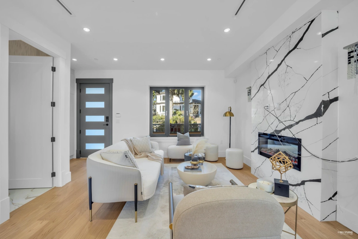 Living Room Photo of 1 1722 W 68th Avenue, Vancouver, BC