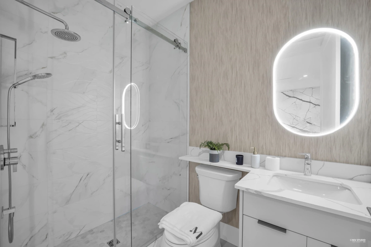 Walk-In Closet Photo of 1 1722 W 68th Avenue, Vancouver, BC