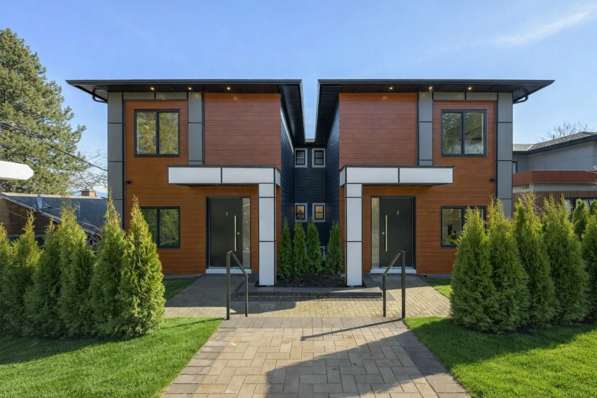 Exterior Front Photo of 3 6176 Elgin Avenue, Burnaby, BC