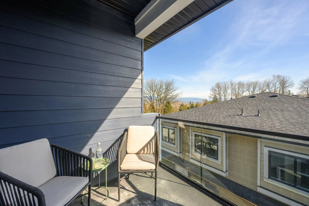 Front Yard Photo of 3 6176 Elgin Avenue, Burnaby, BC