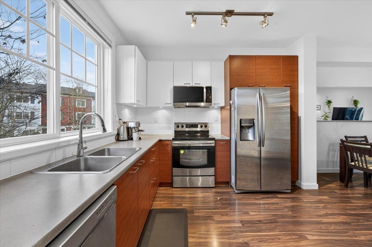 Dining Area Photo of 39 3010 Riverbend Drive, Coquitlam, BC