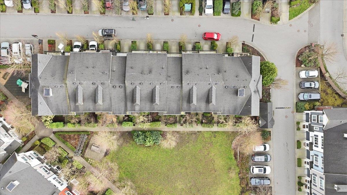 Entry Foyer Photo of 39 3010 Riverbend Drive, Coquitlam, BC