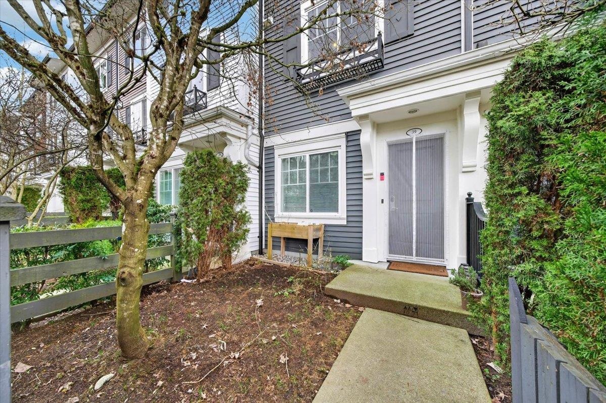Laundry Room Photo of 39 3010 Riverbend Drive, Coquitlam, BC