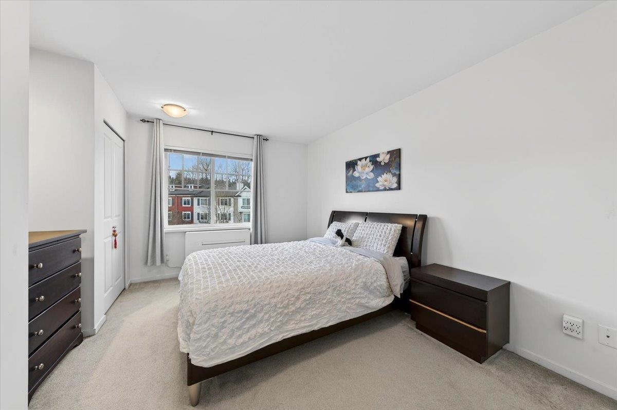 Primary Bathroom Photo of 39 3010 Riverbend Drive, Coquitlam, BC