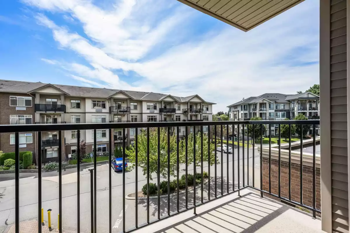 Dining Area Photo of 320 45769 Stevenson Road, Chilliwack, BC