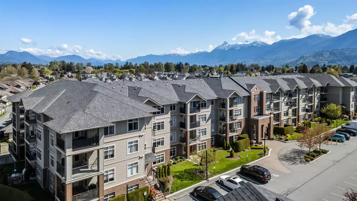 Swimming Pool Photo of 320 45769 Stevenson Road, Chilliwack, BC