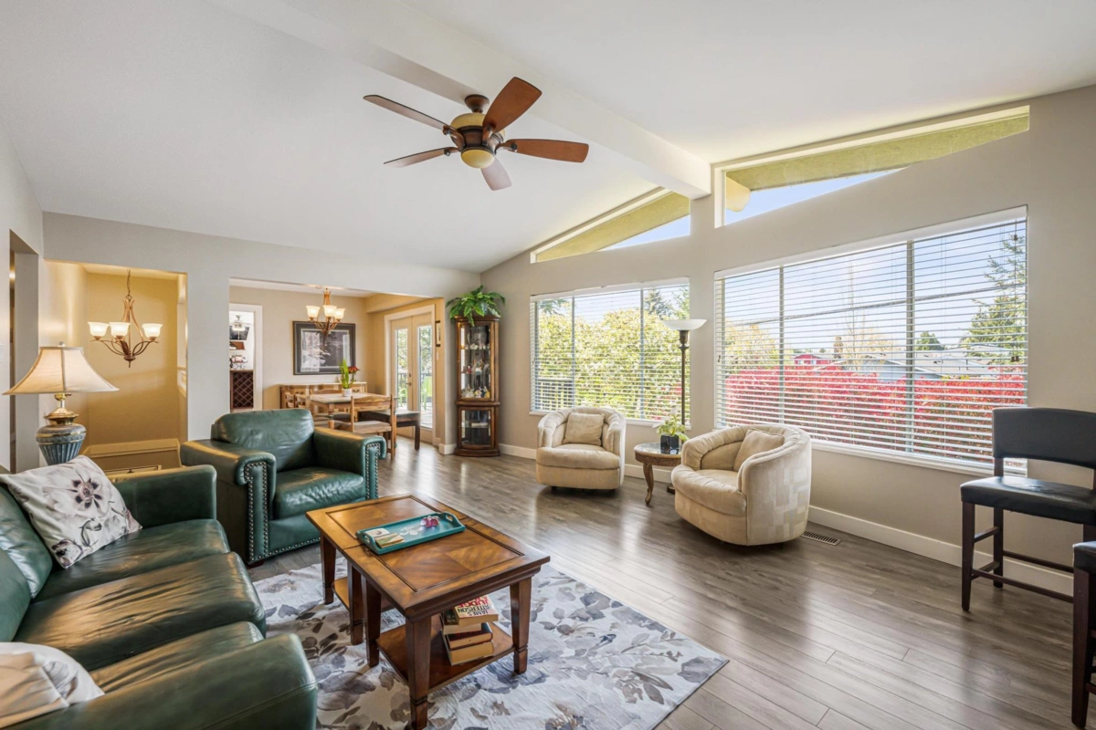 Kitchen Photo of 4686 54a Street, Ladner, BC