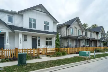 20523 76 Avenue, Langley, BC, Langley — Row House (Non-Strata) for sale