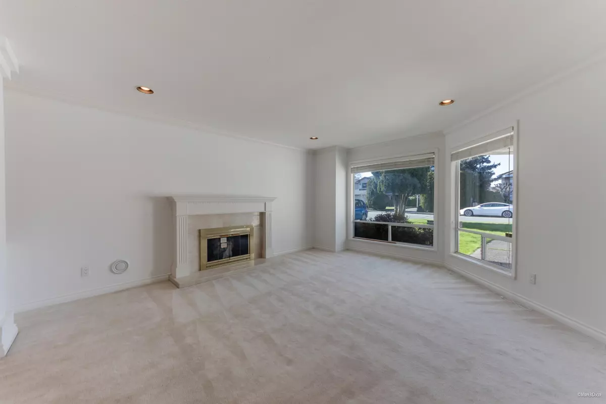 Living Room Photo of 6300 Bouchard Court, Richmond, BC
