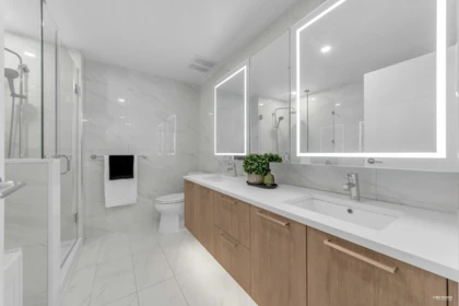 Hallway Photo of 308 6398 Silver Avenue, Burnaby, BC