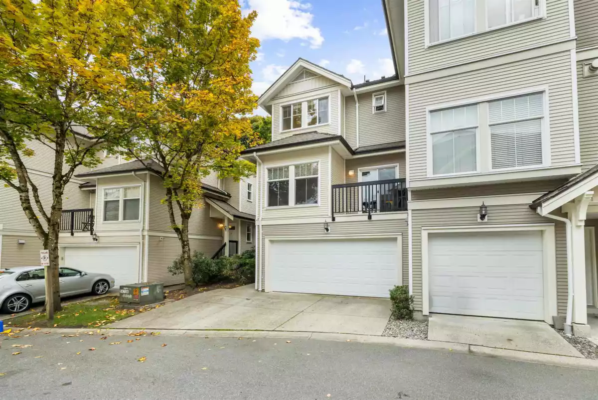 Family Room Photo of 18 21535 88 Avenue, Langley, BC