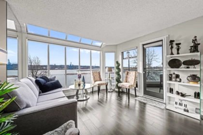 302 31 Reliance Court, New Westminster, BC, New Westminster — Apartment/Condo for sale