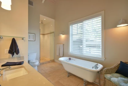 Primary Bathroom Photo of 894 Marine Drive, Gibsons, BC