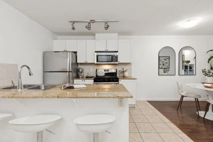 306 2636 E Hastings Street, Vancouver, BC, Vancouver — Apartment/Condo for sale