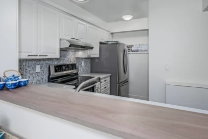 Walk-In Closet Photo of 112 5518 14 Avenue, Delta, BC