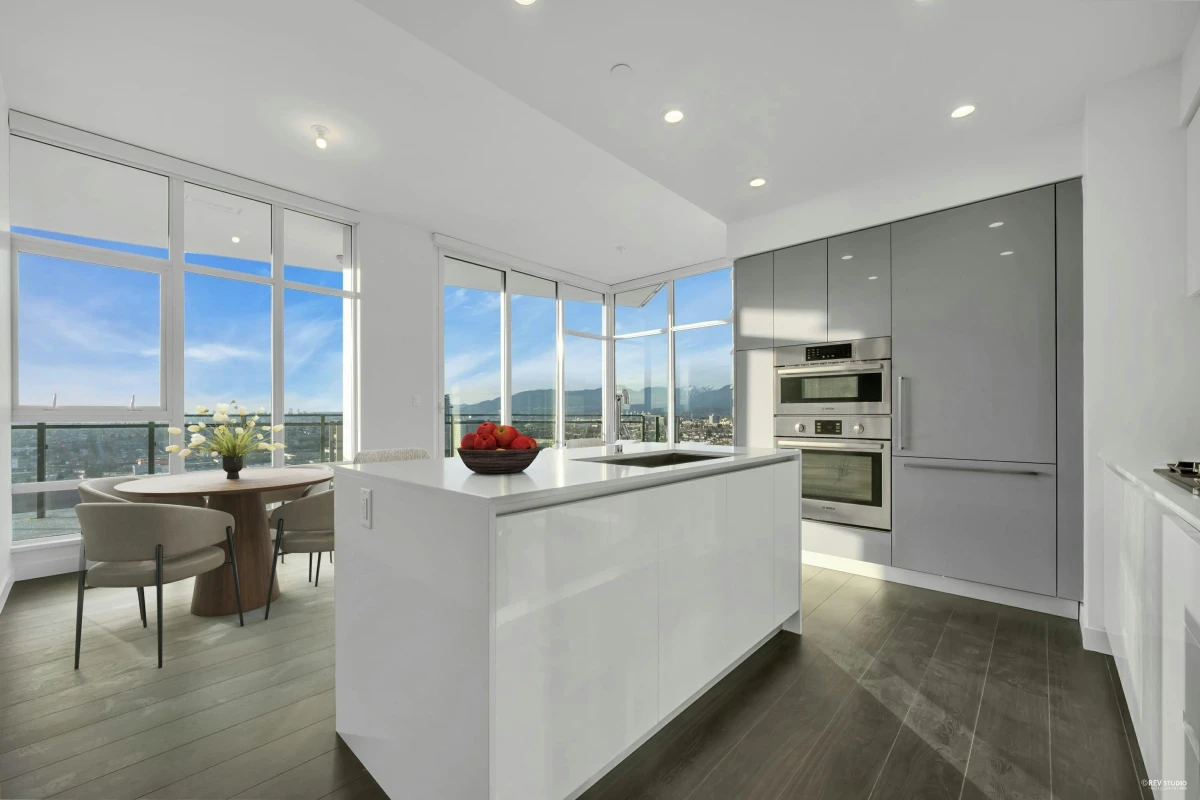 Dining Area Photo of 3402 2085 Skyline Court, Burnaby, BC