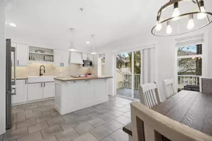 Kitchen Island Photo of 1 6415 197 Street, Langley, BC