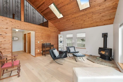 Basement Recreation Room Photo of 568 Bayview Drive, Mayne Island, BC
