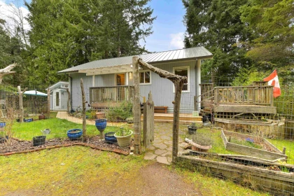 Hot Tub / Spa Photo of 568 Bayview Drive, Mayne Island, BC