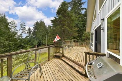 Kitchen Photo of 568 Bayview Drive, Mayne Island, BC