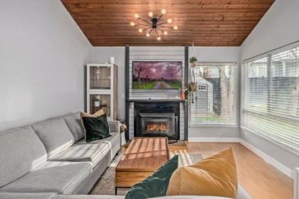 6076 W Greenside Drive, Surrey, BC, Surrey — Townhouse for sale