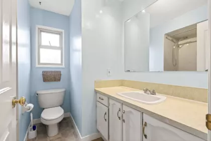 Hallway Photo of 925 Merritt Street, Coquitlam, BC