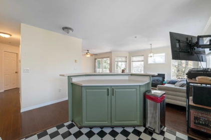 Loft / Bonus Room Photo of 407 33407 Tessaro Crescent, Abbotsford, BC