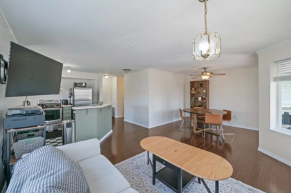 Primary Bedroom Photo of 407 33407 Tessaro Crescent, Abbotsford, BC