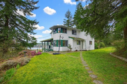 Outdoor Kitchen Photo of 30199 Silverdale Avenue, Mission, BC